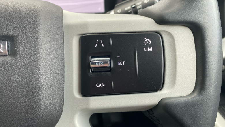 Land Rover Defender 3.0 D250 X-Dynamic SE 90 3dr Auto Diesel Estate